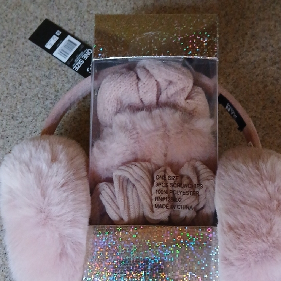 Madden NYC Pink Fluffy Earmuffs - Picture 3 of 5